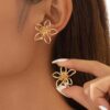 Boucles d'Oreilles Fleur Dorée