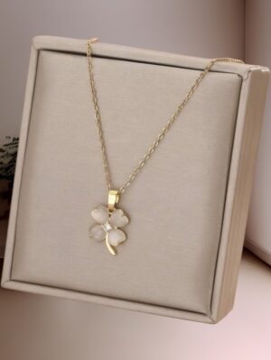 Collier pendentif fleur Blanc