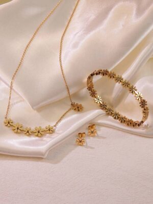 Parure de bijoux en or fleurie
